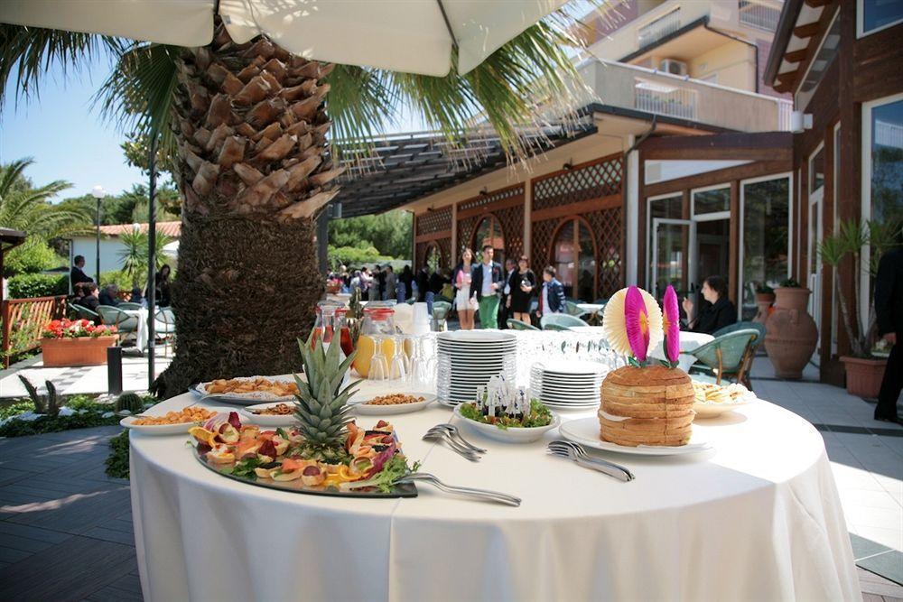 Hotel Acquario Vasto Exterior photo